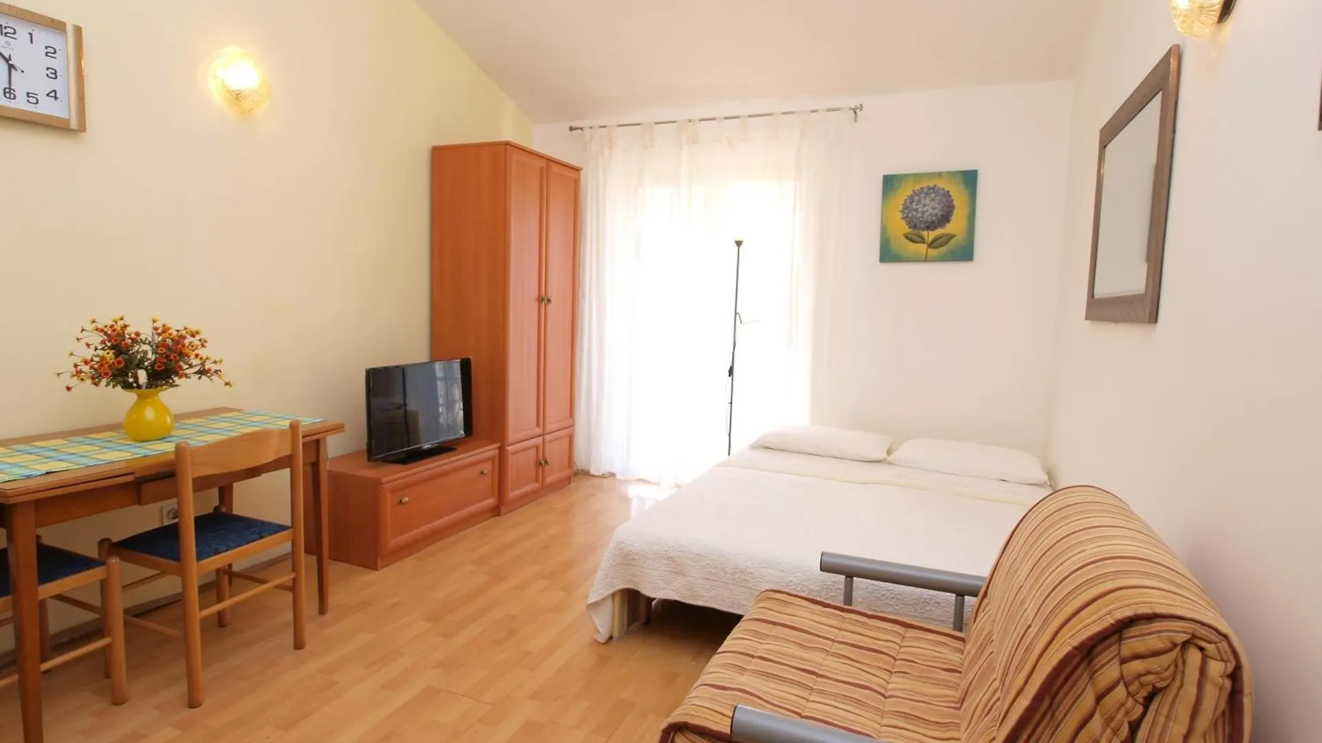 Apartments With A Parking Space Medulin - 20735 Croatie